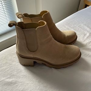 Steve Madden boots
